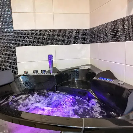 Apartament Spa Apartman Red Passion *